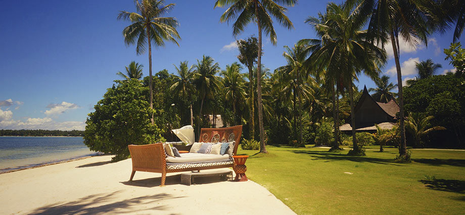 bed-on-the-beach