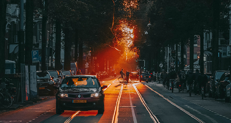 article-car-in-sunlight