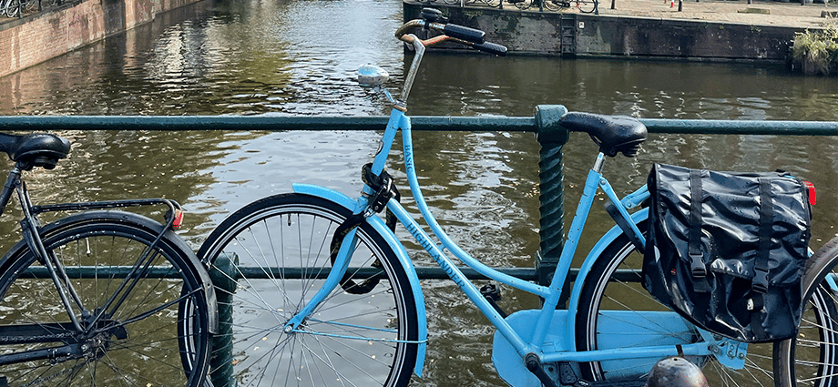 article-rent-a-bike-amsterdam-blue-bike